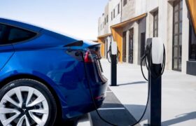 حجم تقاضای خودروهای الکتریکی و سیستم‌های ذخیره‌سازی انرژی