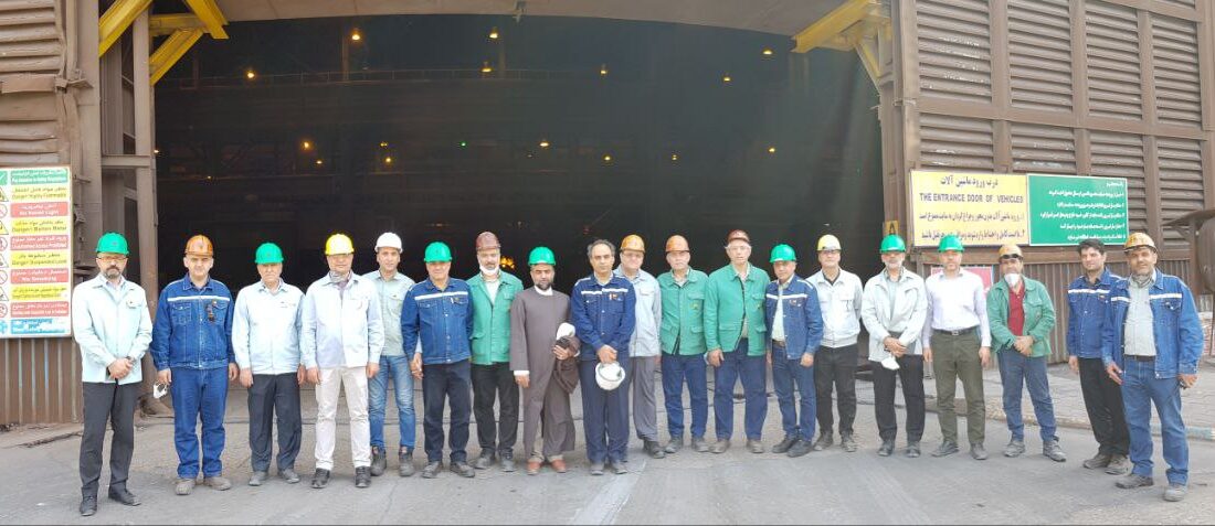 دیدار مسئولان فولاد خوزستان با کارگران بخش تولید