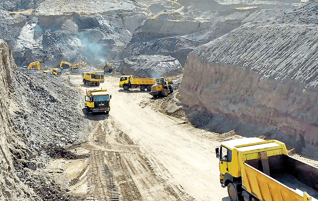کنترل تردد خودروهای سنگین حامل مواد معدنی در جنوب کرمان