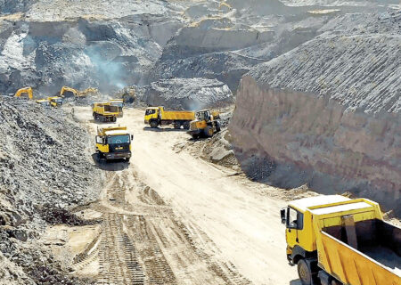 کنترل تردد خودروهای سنگین حامل مواد معدنی در جنوب کرمان
