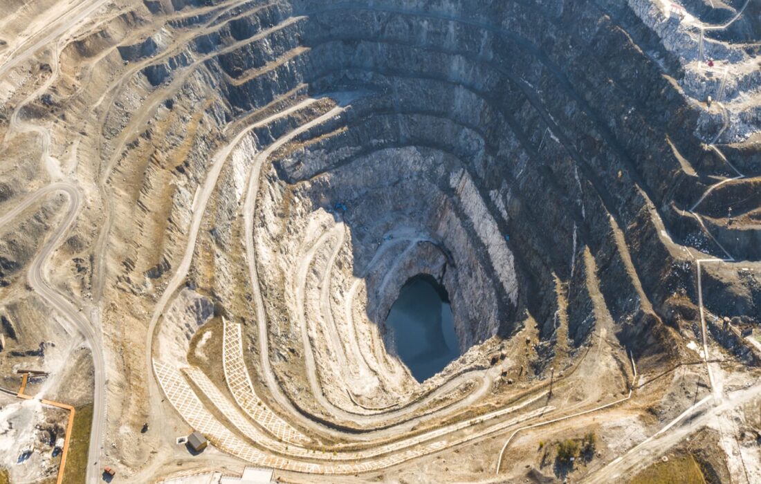 ثبت رکورد استخراج ۴۲ میلیون و ۹۵ هزار تن ماده معدنی در شرکت مس