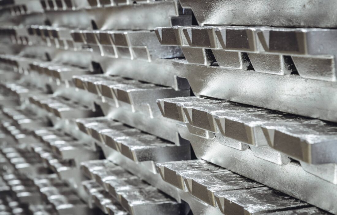 تعادل در عرضه جهانی فلز سرب به چه عواملی بستگی دارد؟