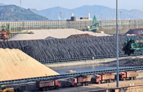 شیب تند واردات مواد معدنی و کامودیتی‌ها به چین