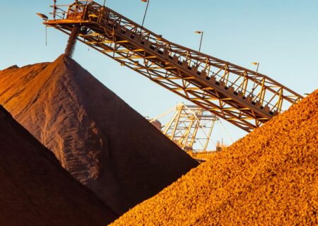 افزایش قیمت سنگ‌آهن همگام با امکان نوسان سقف تولید