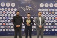 اعطای نشان عالی مدیر سال ۱۴٠۲ به مدیرعامل شرکت فولاد اکسین