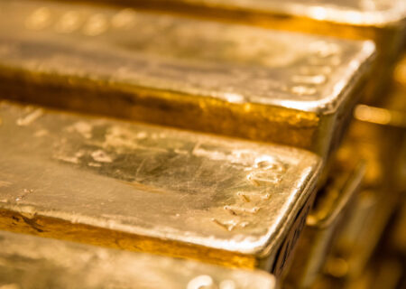 طلای جهانی در یک هزار و ۹۸۴ دلار آرام گرفت