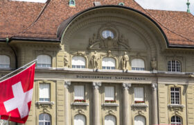 اقدام غیرمنتظره بانک مرکزی سوئیس در کاهش نرخ بهره بانکی
