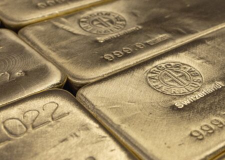 طلا در مسیر پنجمین افزایش هفتگی قیمت قرار گرفت