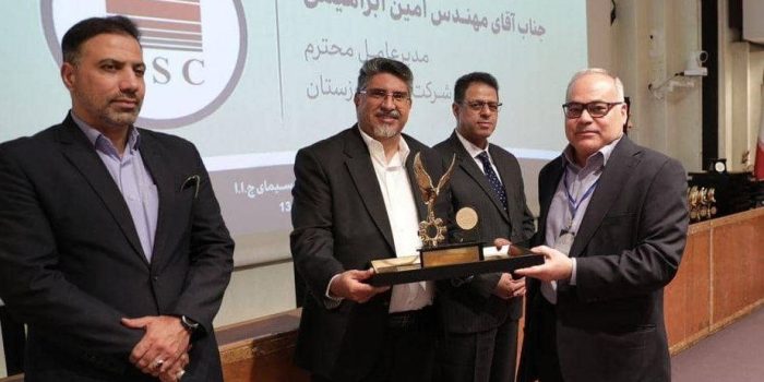 مدیرعامل شرکت فولاد خوزستان موفق به دریافت تندیس زرین شد