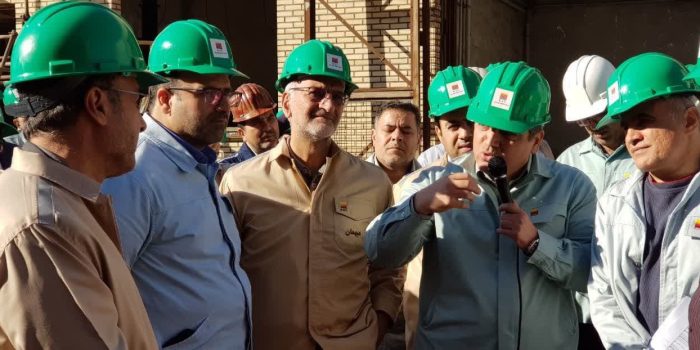 تمام‌قد از شرکت فولاد خوزستان حمایت می‌کنیم